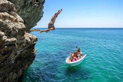 From Sesimbra: Arrabida Natural Park Private Boat Trip