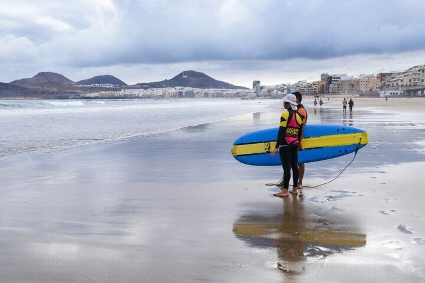 2-hour Introductory Surfing Course at Las Canteras Beach