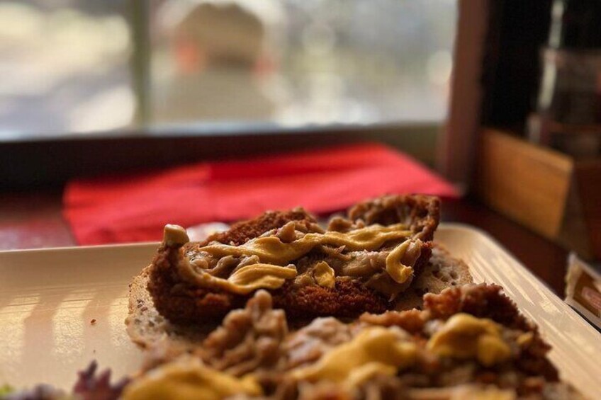 Amsterdam Food Tour with Full Meal & Drinks by Do Eat Better