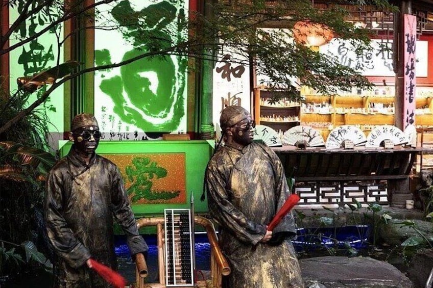  Discover Chengdu with Six Day Bus Tour