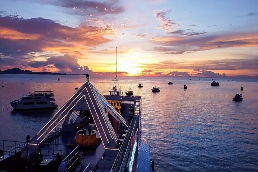 Ocean SKY Pattaya Rooftop Bar on Cruise