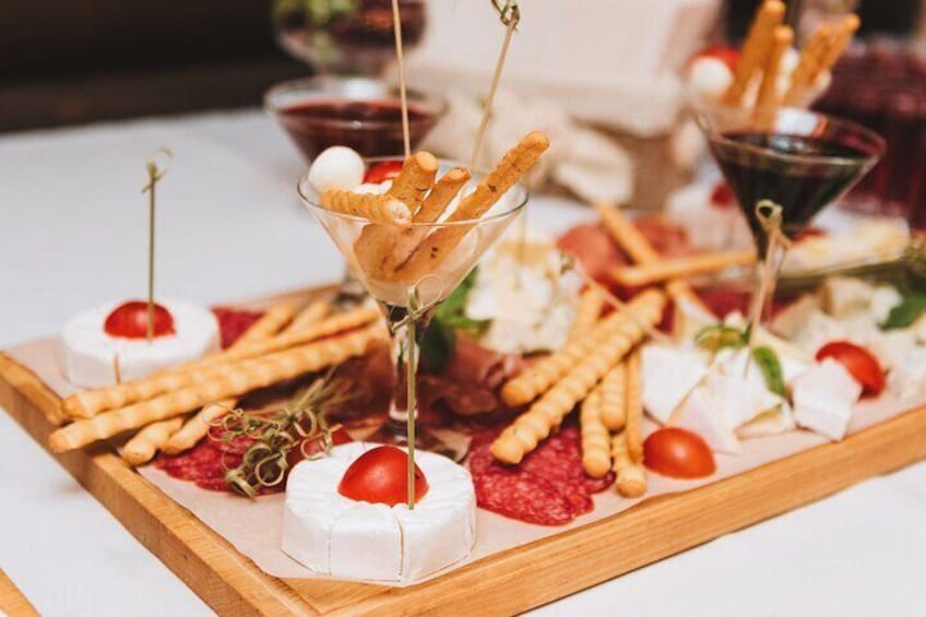 Heraklion: Sunset Dia Catamaran Cruise by Top-100 Greek Chef