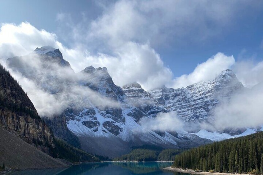 Moraine Lake Lake Louise Emerald Lake Banff and Yoho Tours
