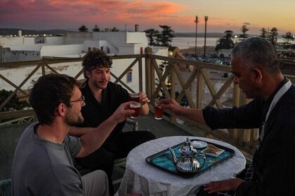 Cuisine traditionnelle marocaine à Essaouira – Vue mer et médina