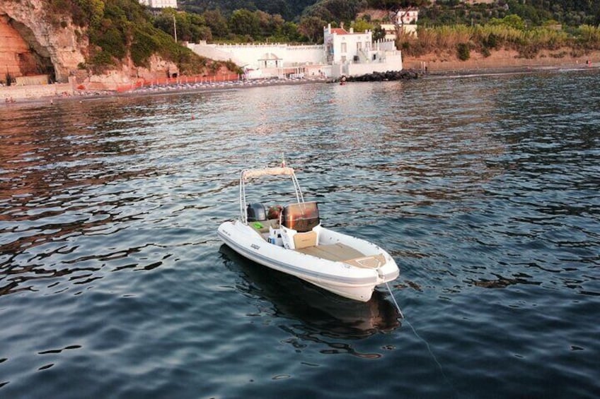 Aperitif in Private Boat from Sorrento to Sunset