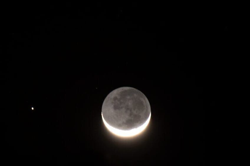 Venus and crescent Moon 