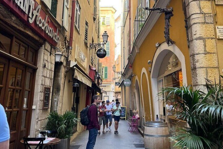 Walking Tour in Nice Old Town with Tastings and Stories