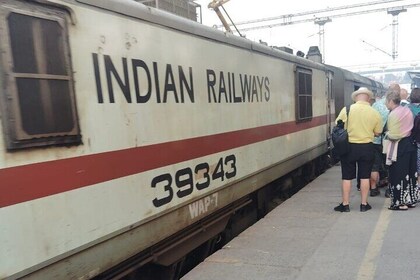Train Tour in Delhi to Taj Mahal