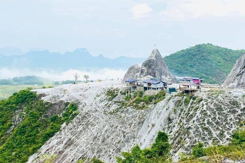 Exploring Mai Chau full day group tour