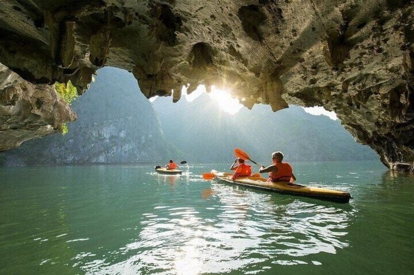 3 Days 2 Nights Halong Bay Ba Ham & Tien Ong on Private Cruise