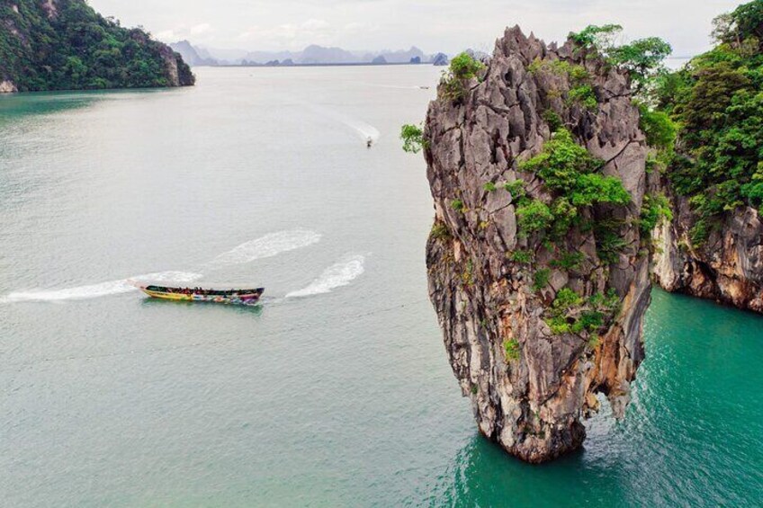 perfect viewpoint to see the breathtaking rock formation.