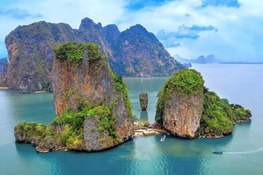 The majestic limestone karsts made famous by the 1974 James Bond movie The Man with the Golden Gun, remains one of Thailand and Phuket’s famous landmarks.