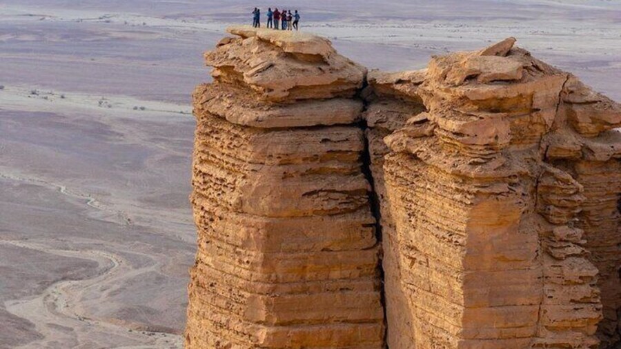 Edge of the World in–Hiking Adventure and Sunset Viewing in a 4x4