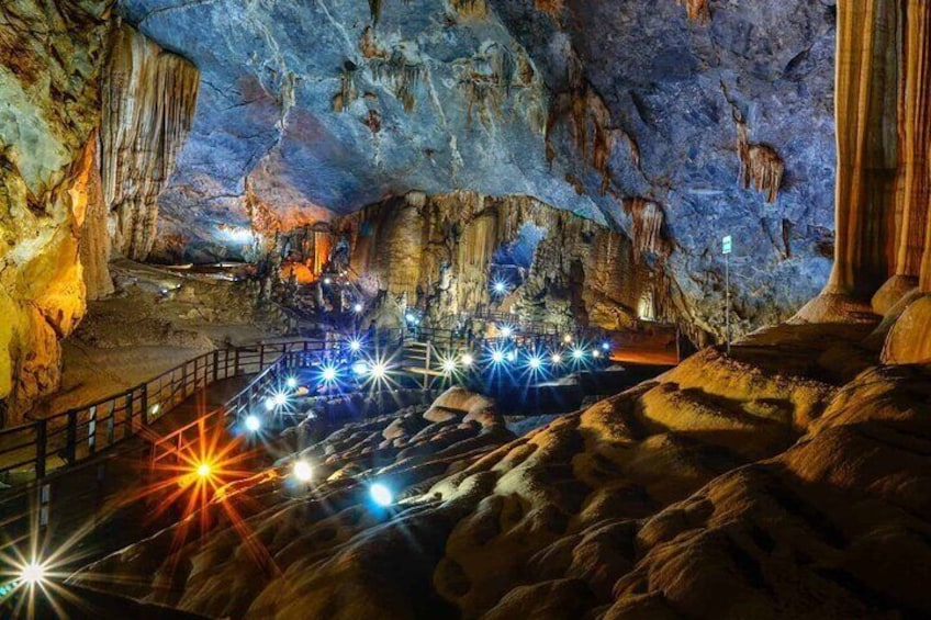 Exploring Phong Nha Cave 1 Day from Hanoi