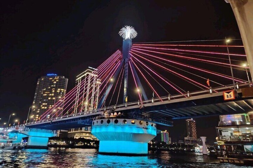 Experience Private Da Nang Food Tour and Cruise Trip on Han River