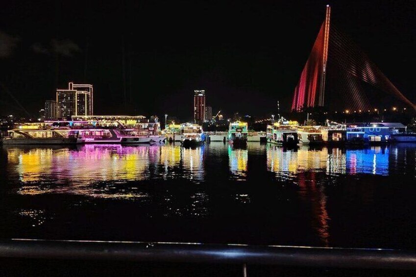 Experience Private Da Nang Food Tour and Cruise Trip on Han River