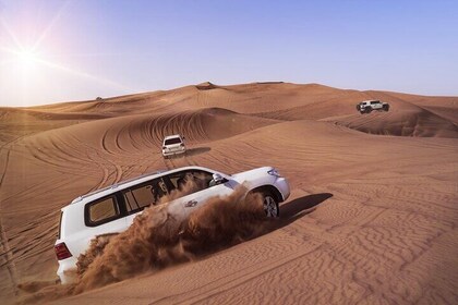 Exclusive Desert Safari with Sunset Pictures On The Red Dunes