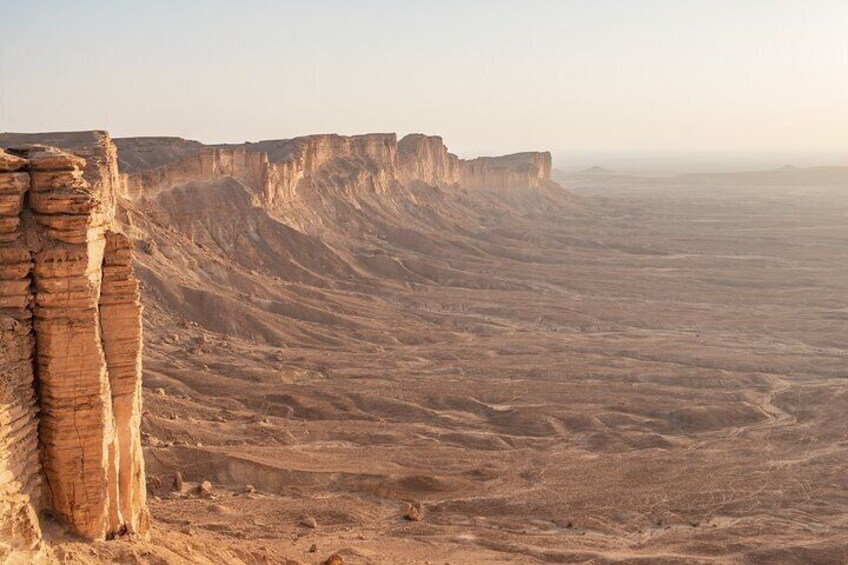 Explore Richard Sierra's Umbrella Rock in West Qatar Tour