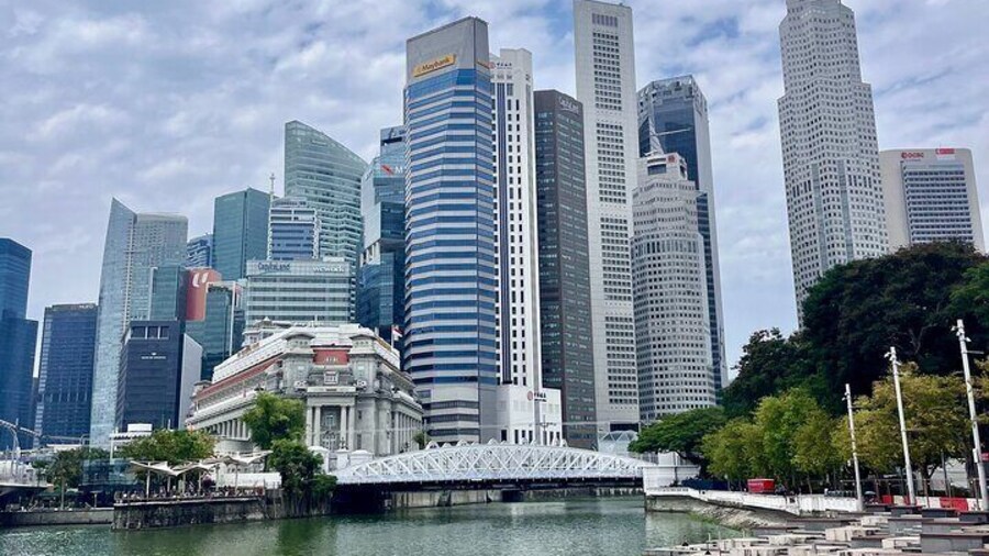"Singapore Unveiled: A Timeless Journey from Colonial Roots to Modern Marvels"