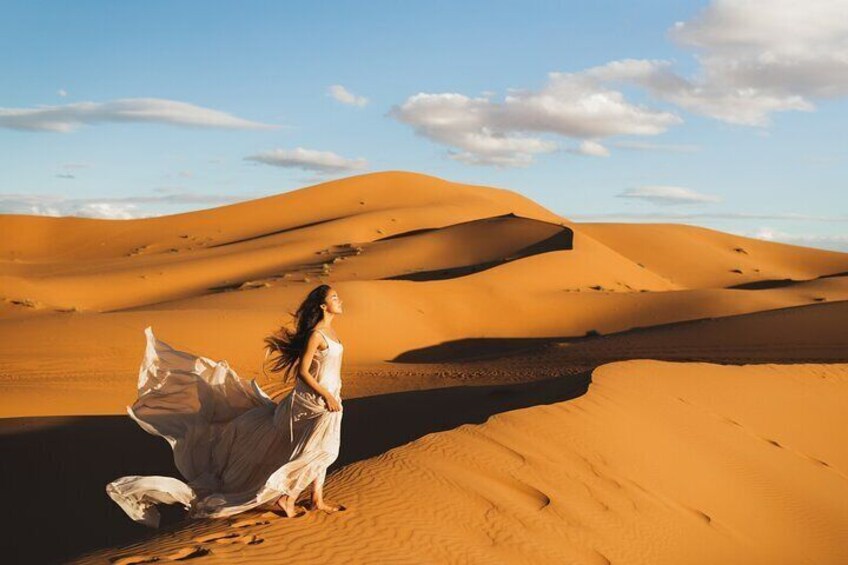 Love in the desert! Enjoy a special moment with your partner in the most magical place on earth. 