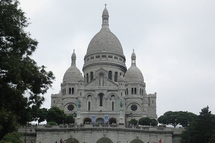 Montmartre Self-guided Walking Tour & Scavenger Hunt