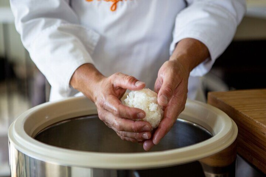 Exclusive Sushi-Making Class in Chicago (Includes 3-Course Meal)