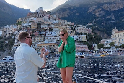 Private Golden Hour on the Amalfi Coast: A Scenic Boat Experience