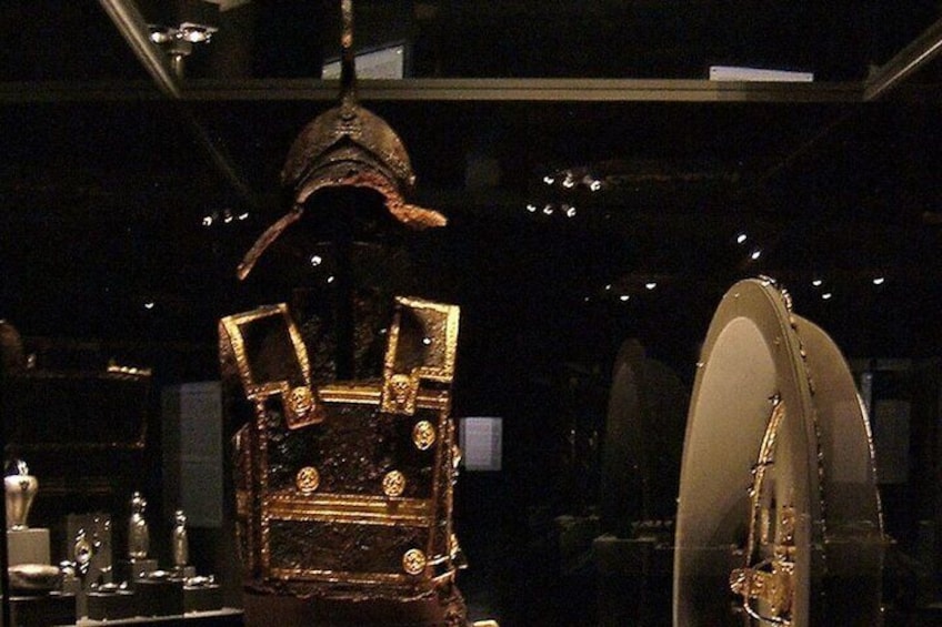 "The Legendary Armor of King Philip II – A Glimpse into Macedonian Power"

Discover the breathtaking ceremonial armor of King Philip II, father of Alexander the Great,