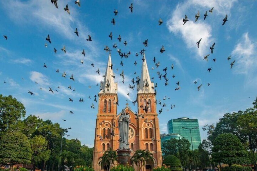 Ho Chi Minh City Bus Tour Experience