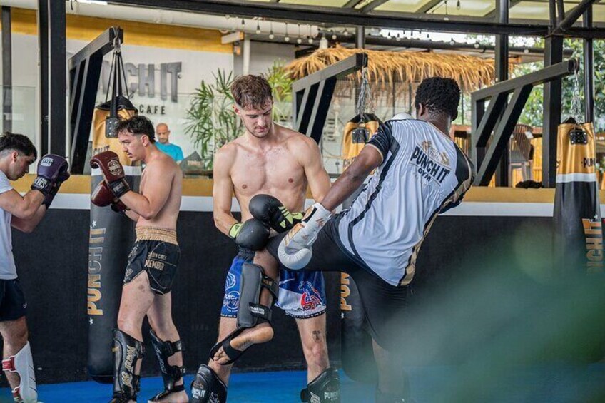 Training Beginner Muay Thai in Koh Samui with Pro Fighters