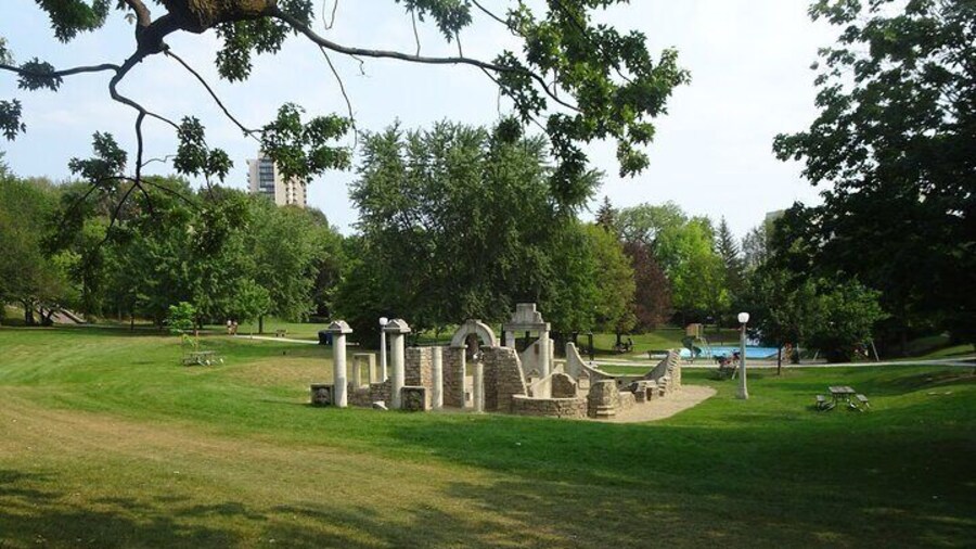 Ottawa Embassies self-guided walking tour & scavenger hunt