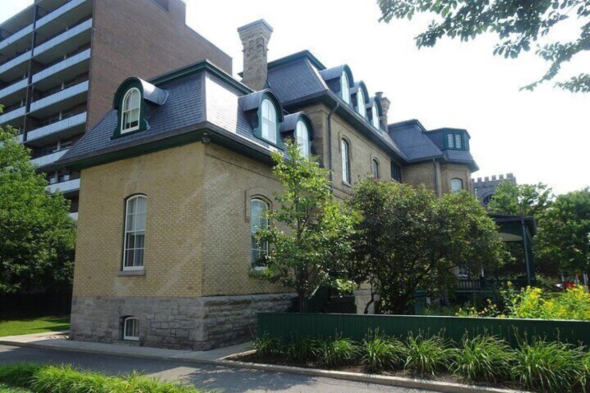 Ottawa Embassies self-guided walking tour & scavenger hunt