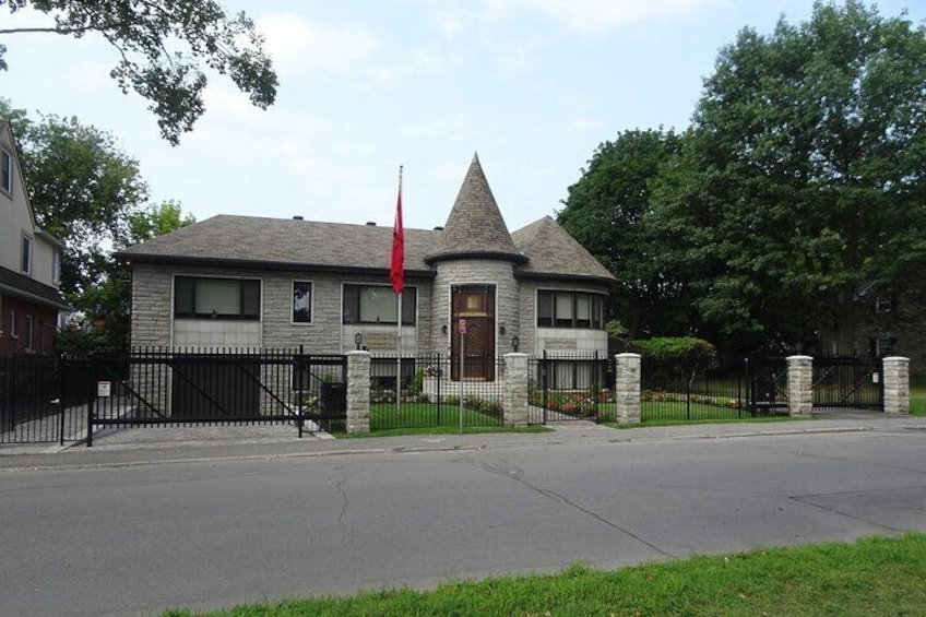 Ottawa Embassies self-guided walking tour & scavenger hunt