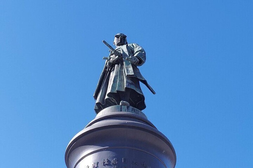 Yasukuni Shrine and Yushukan Museum Private Guided Tour