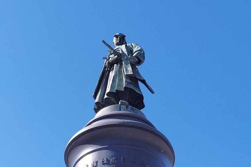 Yasukuni Shrine and Yushukan Museum Private Guided Tour