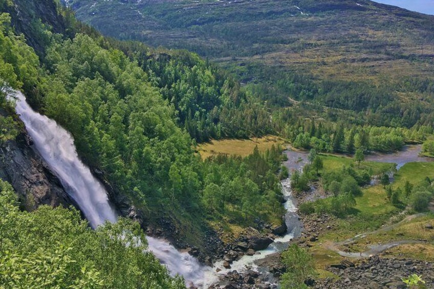 Fossen Bratte waterfall