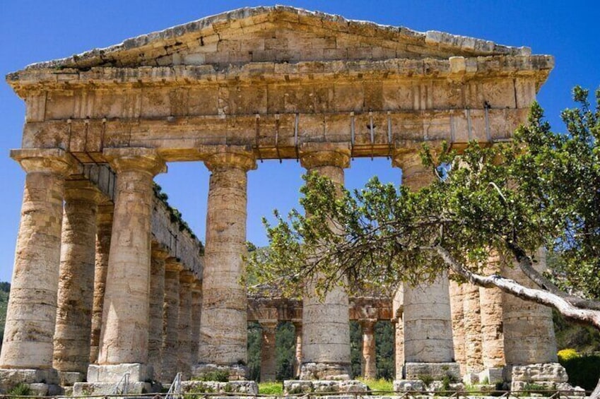 E-Bike Tour from Castellammare del Golfo to Segesta Temple