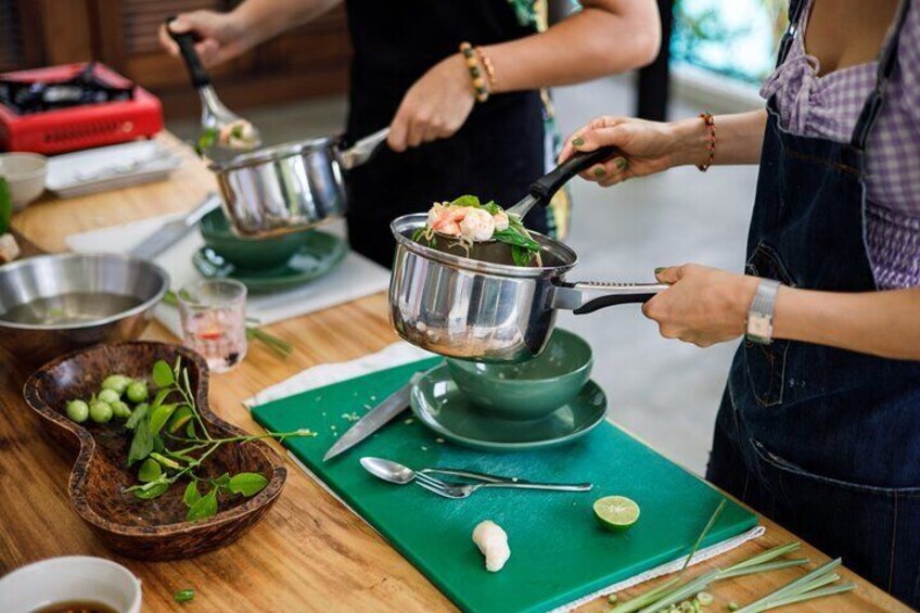 Farm to Table Thai Cooking Class with Farm and Market 