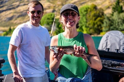 Lake Wānaka: 3 hour Fishing Adventure by Boat