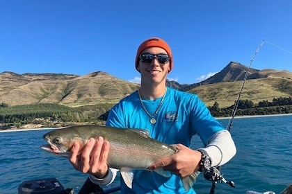 Lago Wānaka: Aventura de pesca de 3 horas en barco