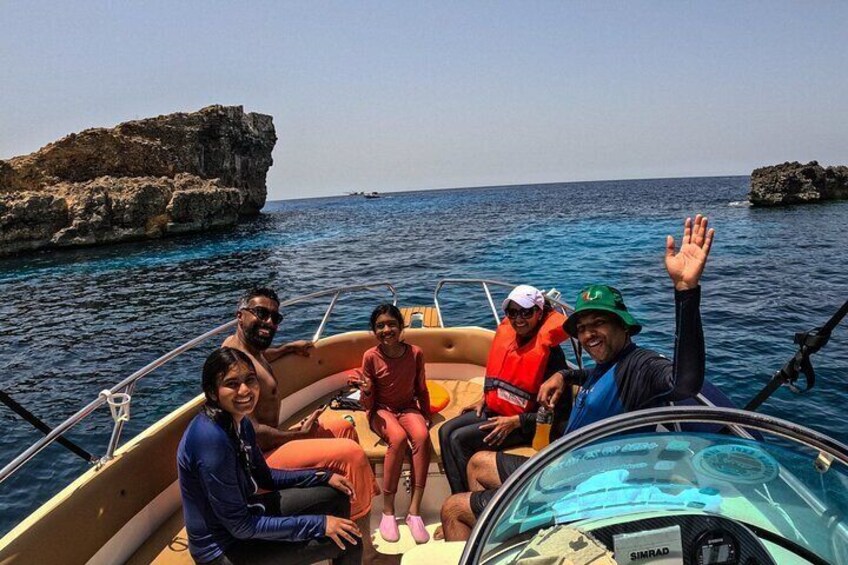 High-speed private boat hire to Blue Lagoon and Comino, covering breathtaking locations in just one hour.