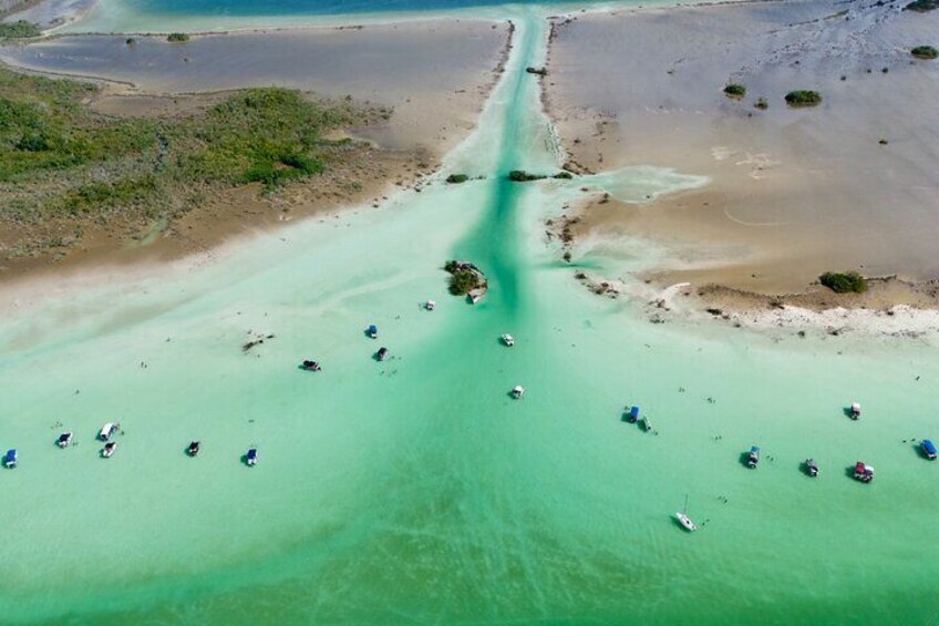 Pontoon Tour of the 7 Color Lagoon