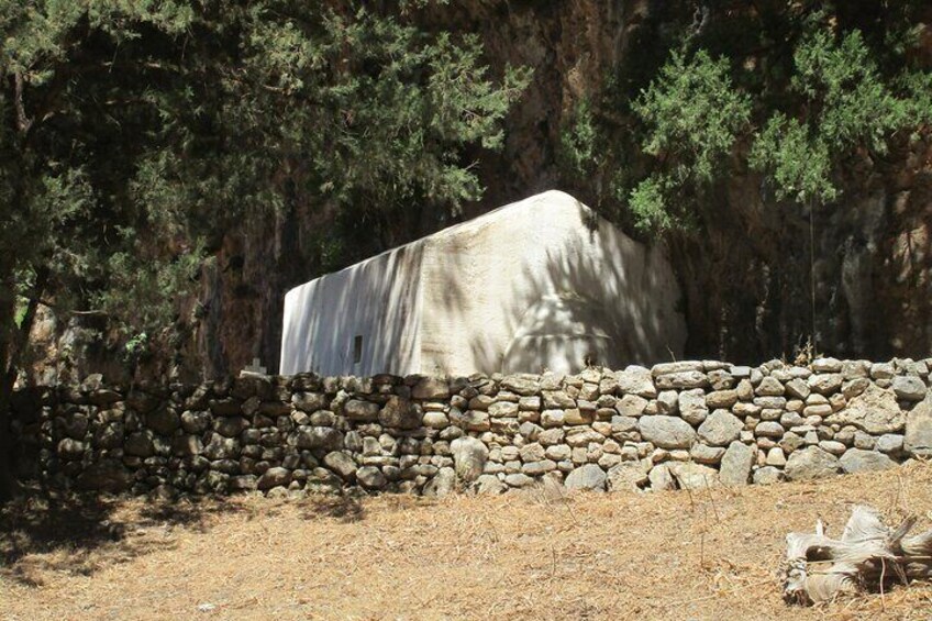 Samaria Gorge Trek Full Day Tour from Georgioupoli with Guide