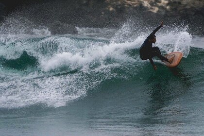 Learn to surf in Makaha with Gean Pierre