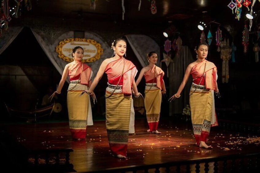 Traditional Lanna Show at Old Chiangmai Cultural Center