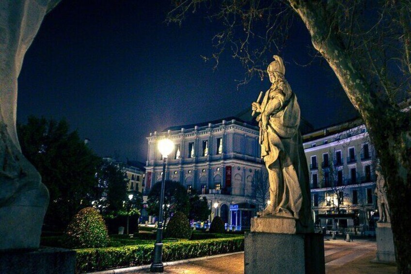 Madrid: Old City Exclusive Walking Tour with an official guide