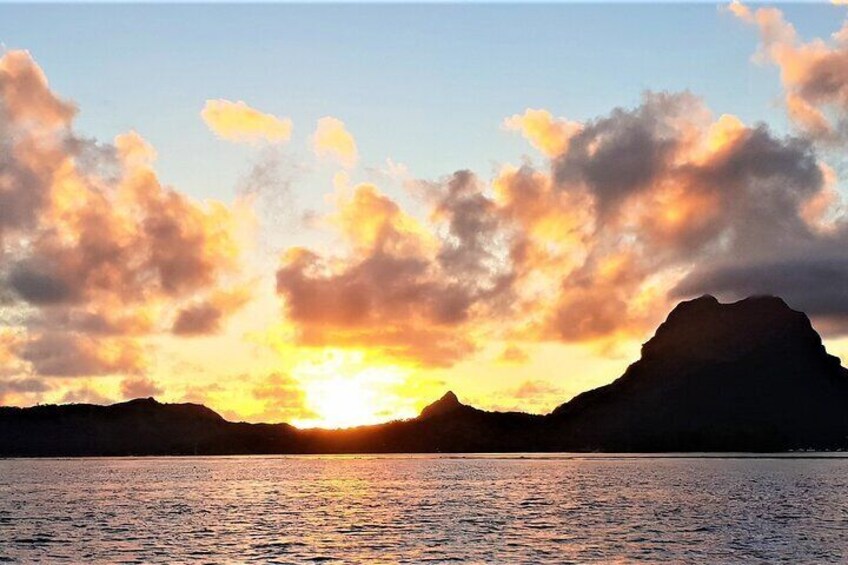 Bora Bora Luxury Private Sunset Cruise