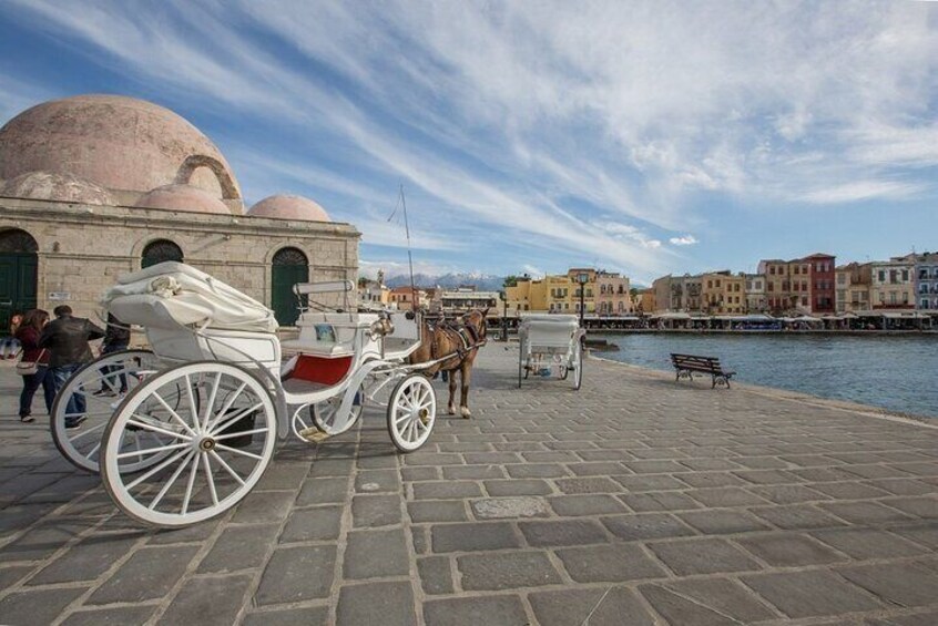 Souda Port-Bay to Chania City Private Tour with Transfer