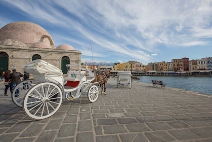 Souda Port-Bay to Chania City Private Tour with Transfer