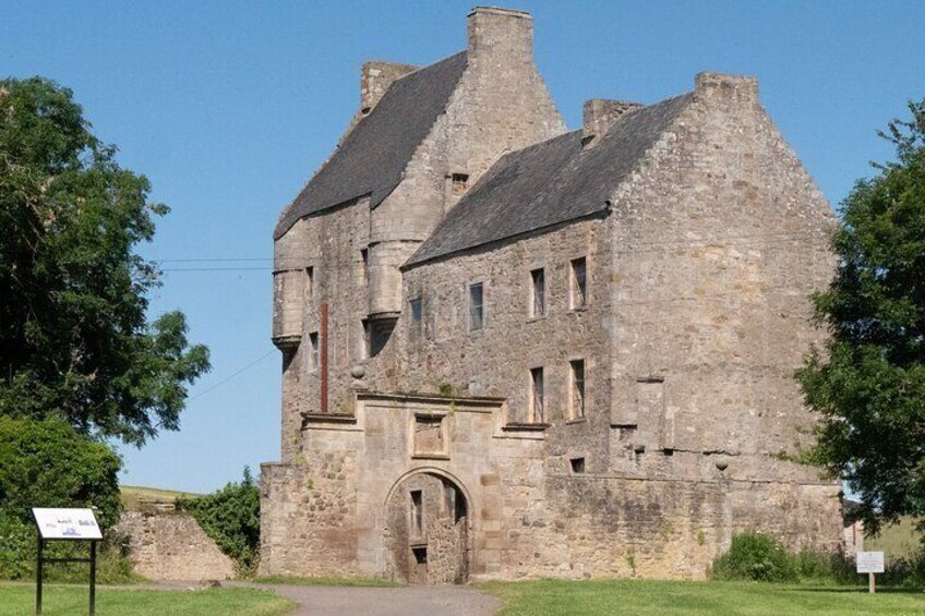 Lallybroch Outlander tours Scotland